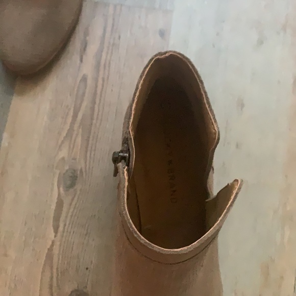 Women’s size 10 Lucky Brand Bootie - Picture 2 of 3